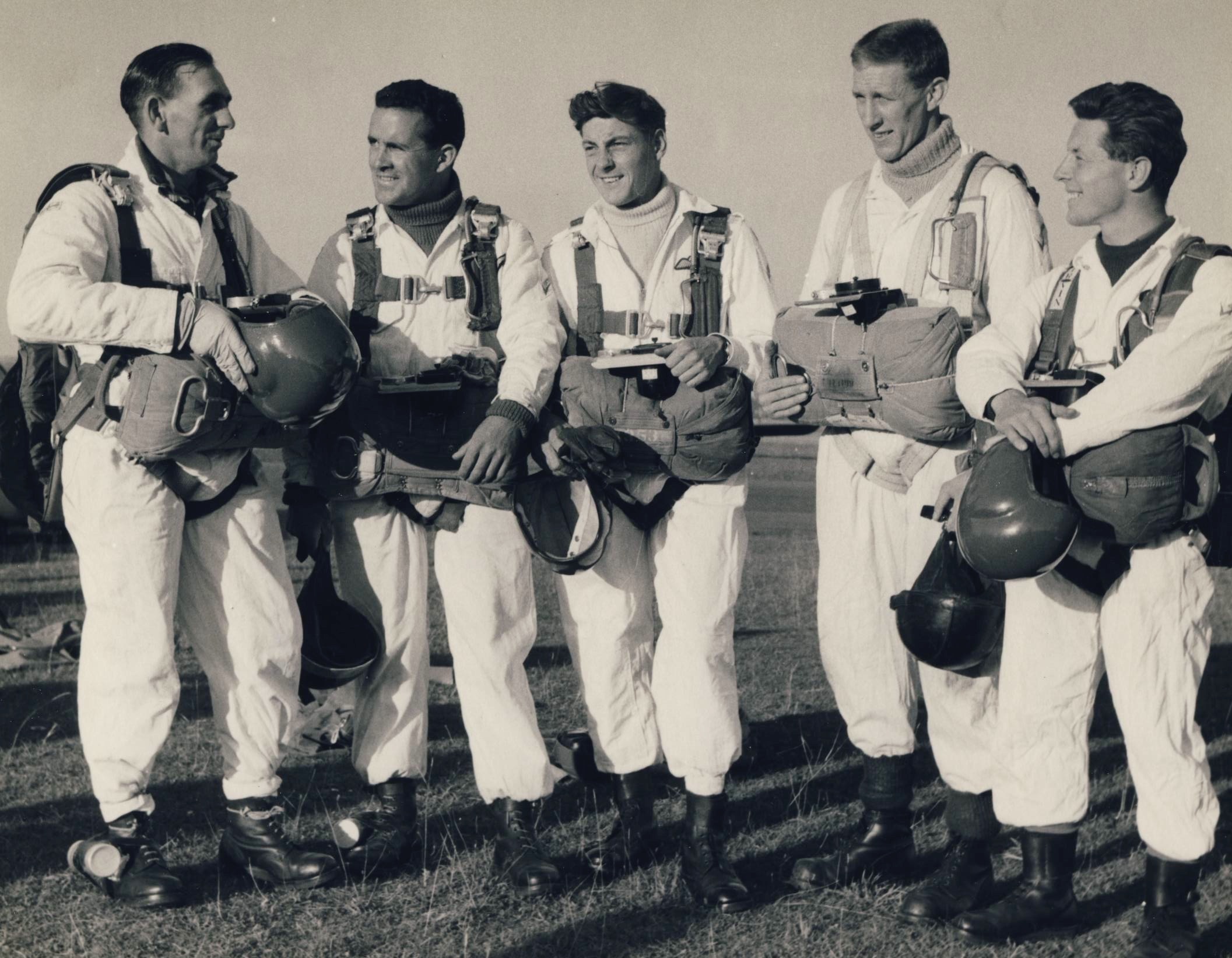 3.BRITISH SKYDIVERS THRUXTON. c1959jpg