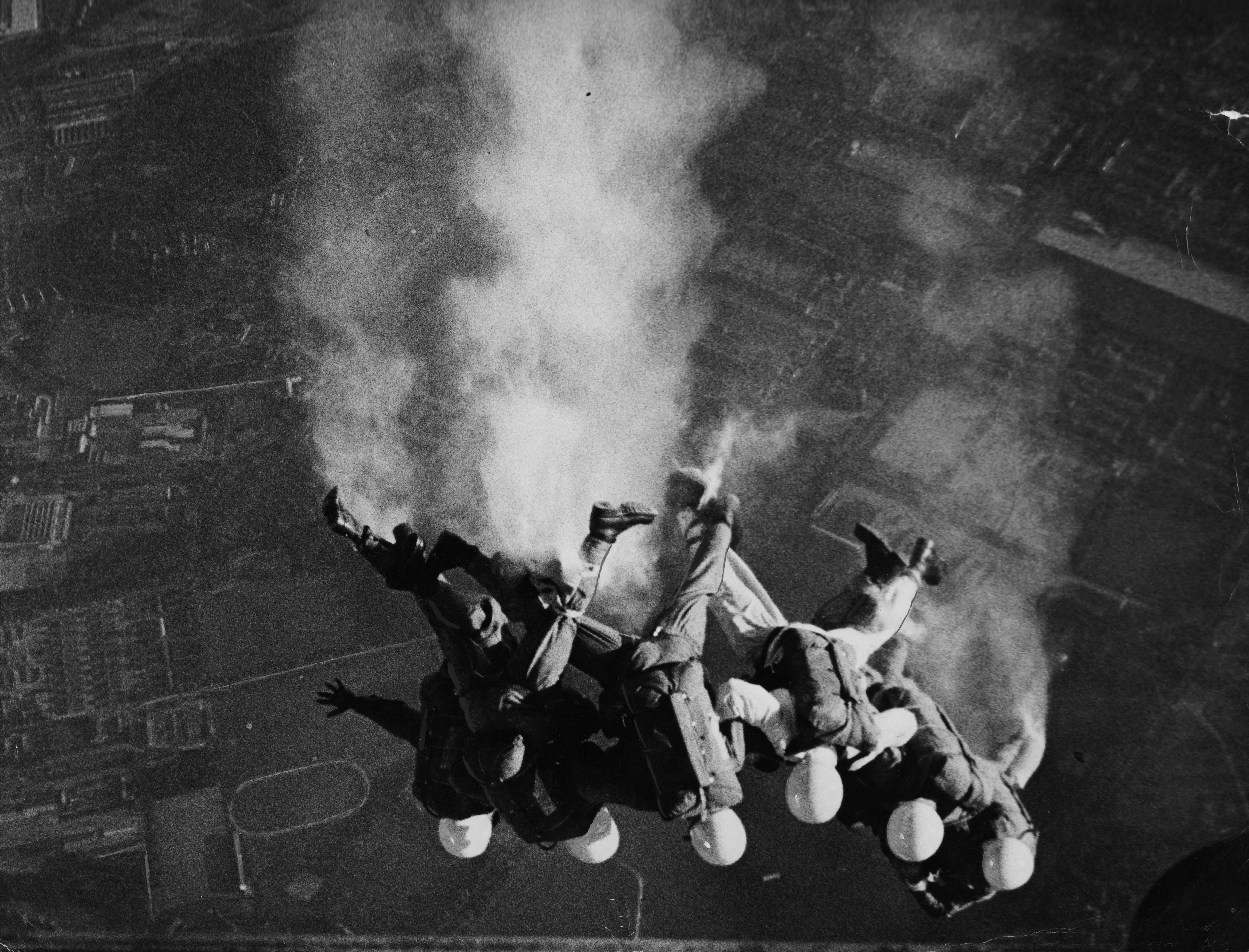 FARNBOROUGH 1961 SMOKE EXIT